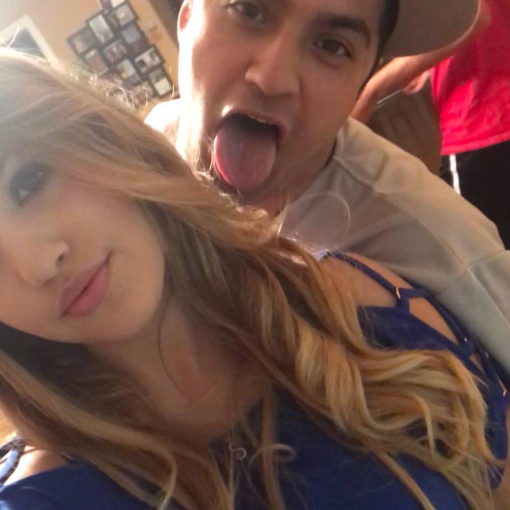 Meet your Posher, Delfino